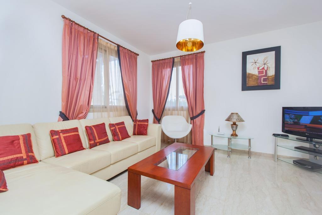 Polis Villa Saraliana Sandy Beach Villas - Heated Pool - Jacuzzi - Private Beach Area חדר תמונה