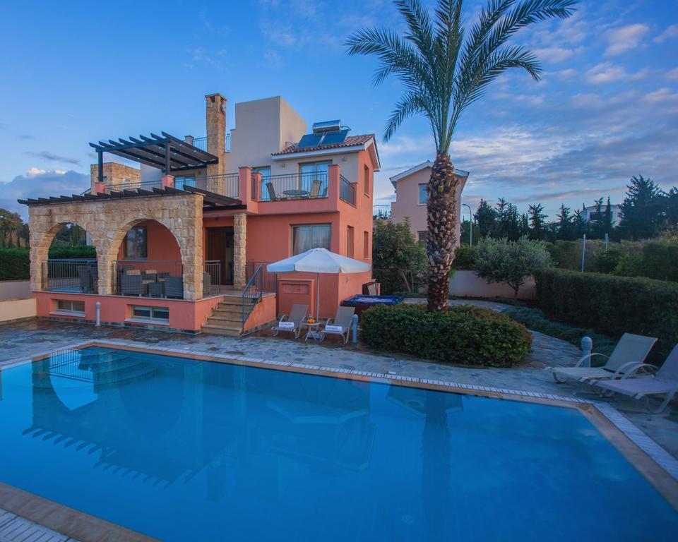 Polis Villa Saraliana Sandy Beach Villas - Heated Pool - Jacuzzi - Private Beach Area חדר תמונה